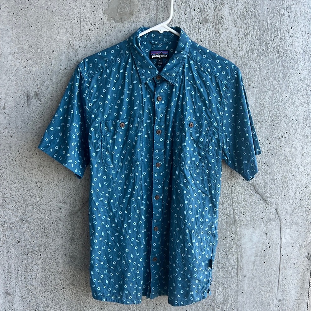 Patagonia organic cotton button up Men’s Medium